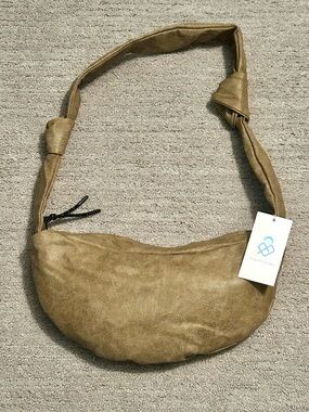 Street Level Hobo Shoulder Crossbody Bag Crescent Zip Closure Taupe 14”x6.5” NEW